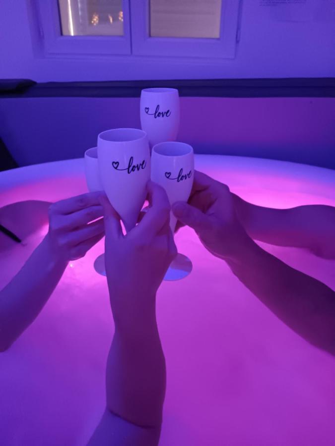 Gite Et Spa Au Secret Du Bonheur Hotell Pouilly-sur-Serre Eksteriør bilde